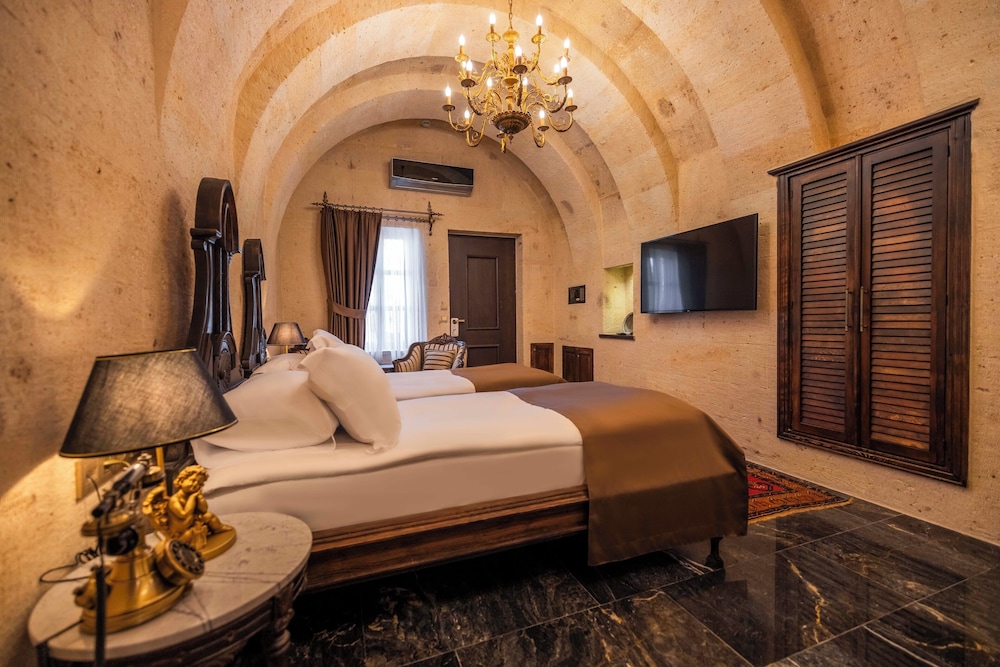 Deluxe Suite, 1 Double Bed (Cave, Turkish Bath) photo 1