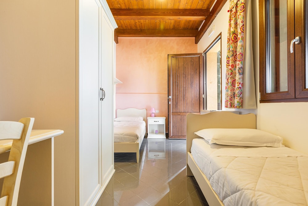 Room photo 2