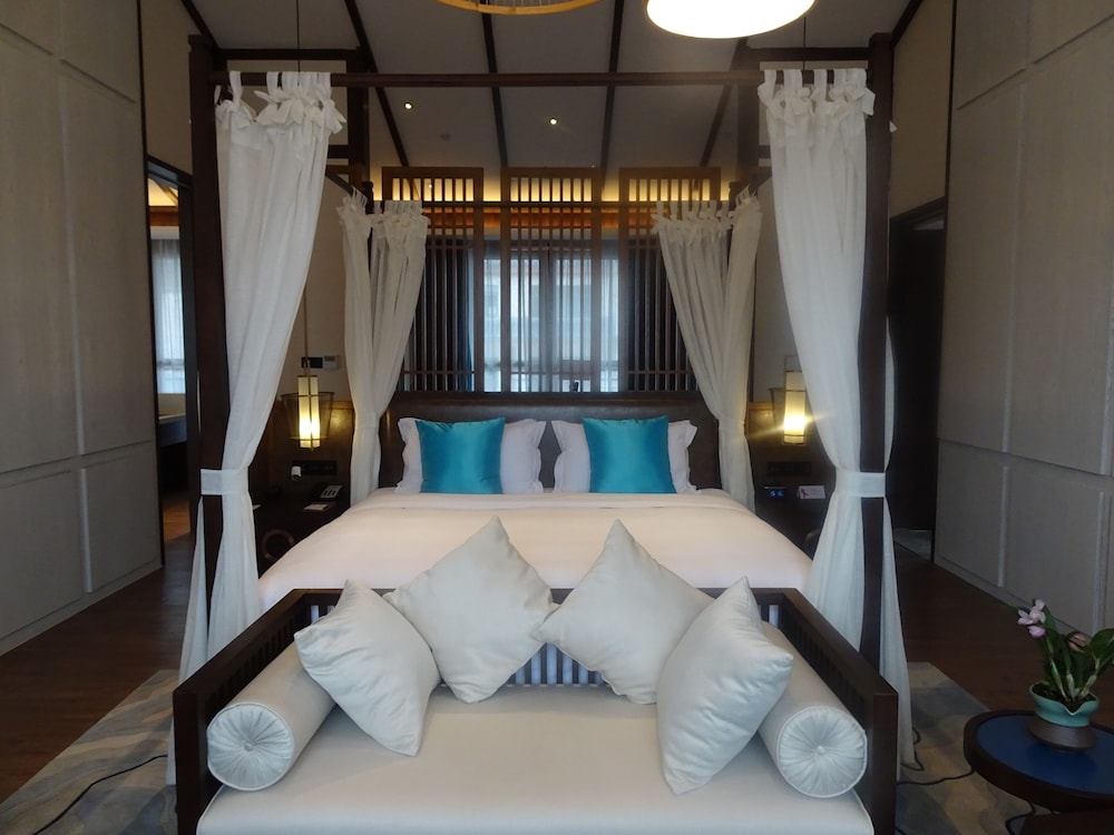 Superior Suite, 1 King Bed with Sofa bed, Smoking, River View (Rooftop Prospect) photo 3
