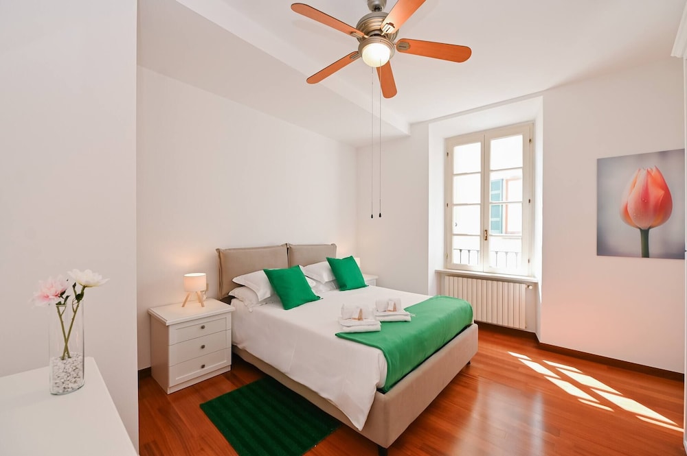 One & Only Lake View Apartment in Central Como, Photo 41