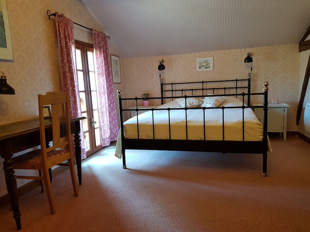 Grand House photo 1