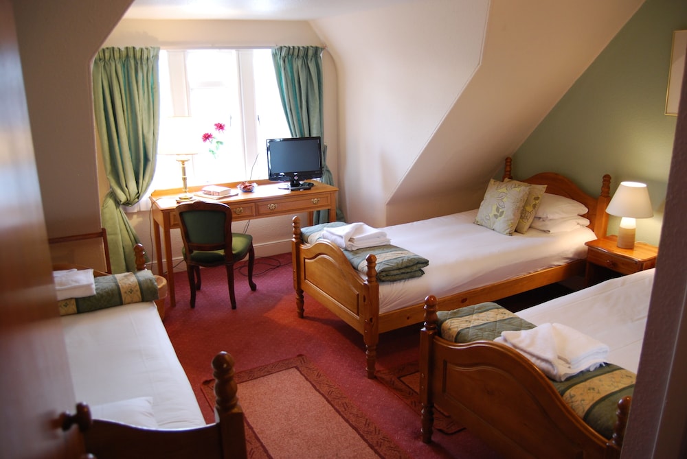 Standard Triple Suite With Ensuite photo 2