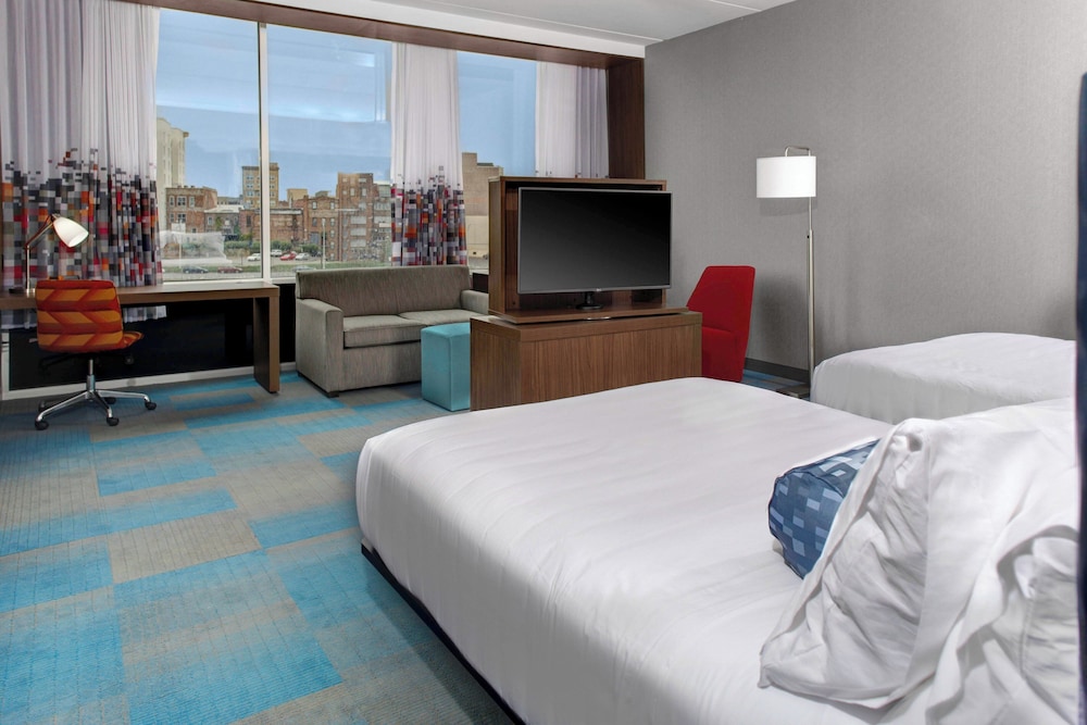 Room, 2 Queen Beds, City View photo 1