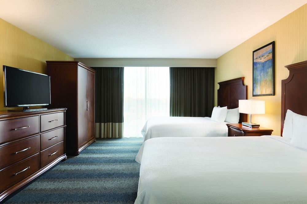 Room, 1 King Bed, Non Smoking (Basic) photo 3