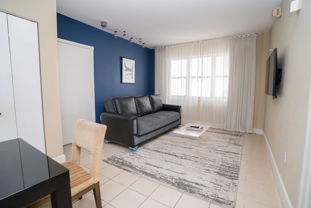 Suite, Multiple Beds, Accessible photo 3