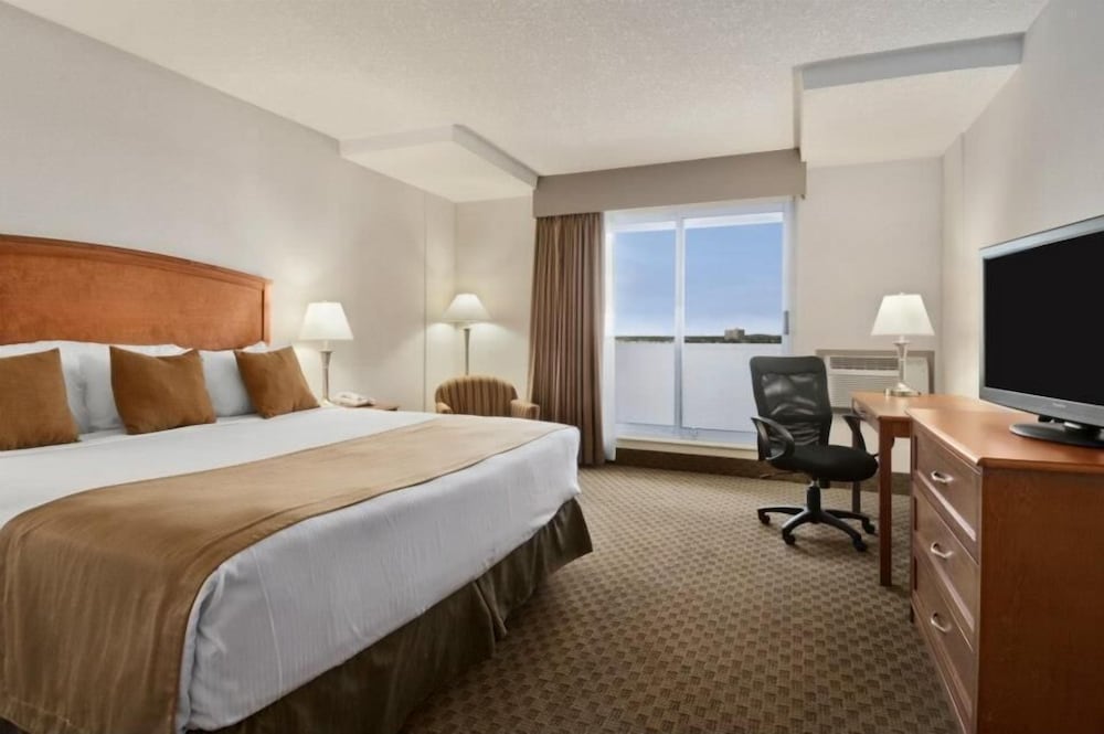 Business Room, 1 King Bed, Non Smoking, Balcony - Photo 5