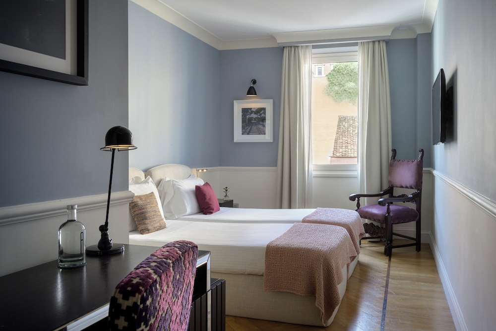 Superior Double or Twin Room photo 2