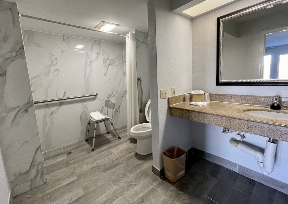Deluxe Room, 2 Queen Beds, Accessible, Non Smoking photo 3