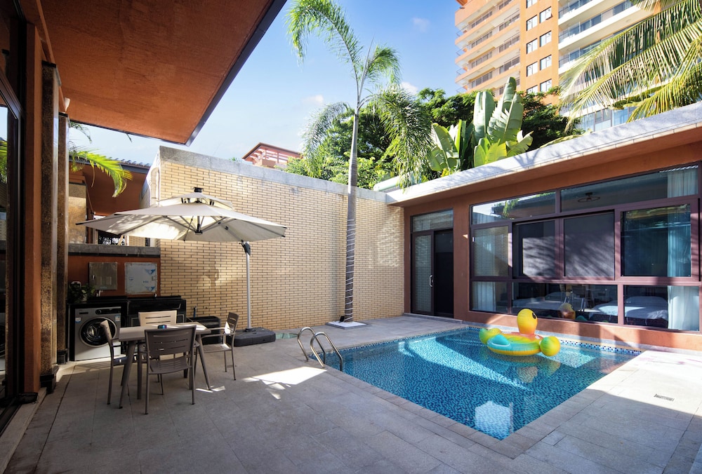 Premier Villa, Balcony, Pool View