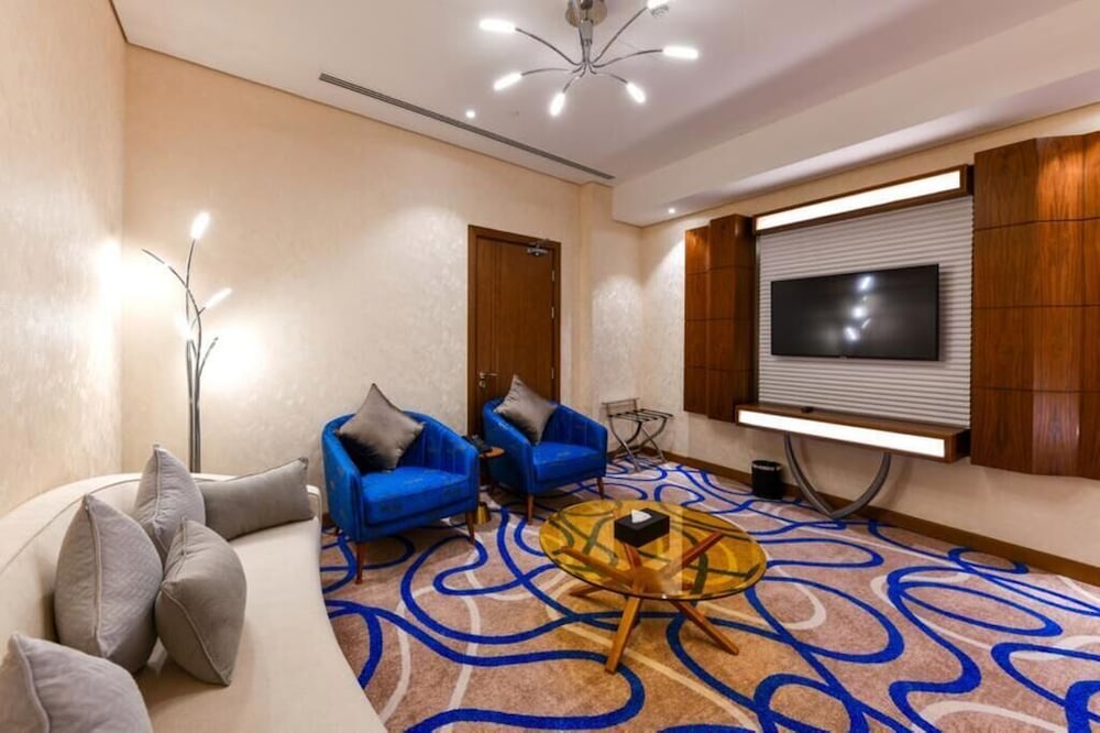 Deluxe Suite - Photo 7