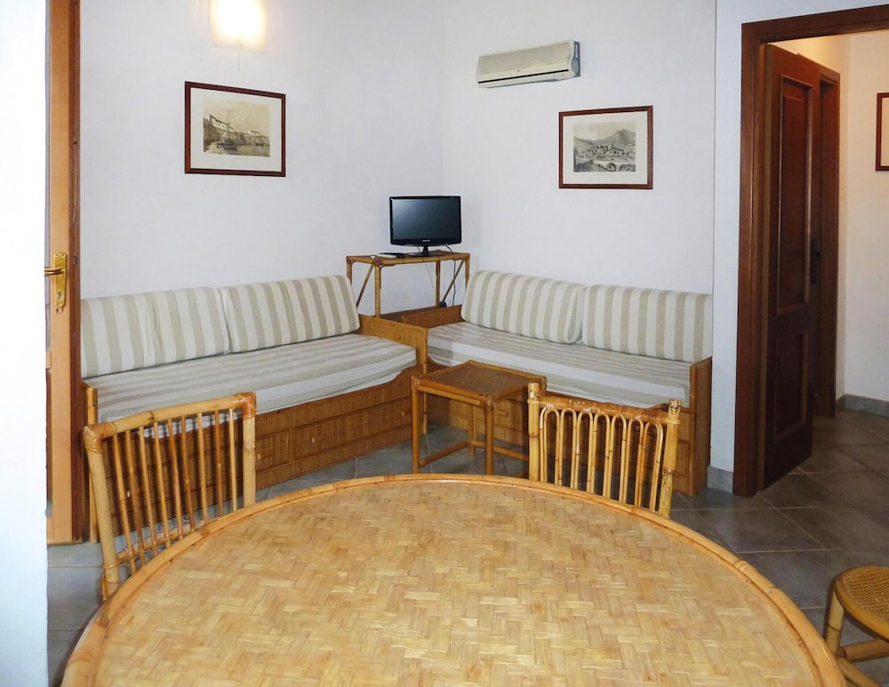 Apartment photo 3
