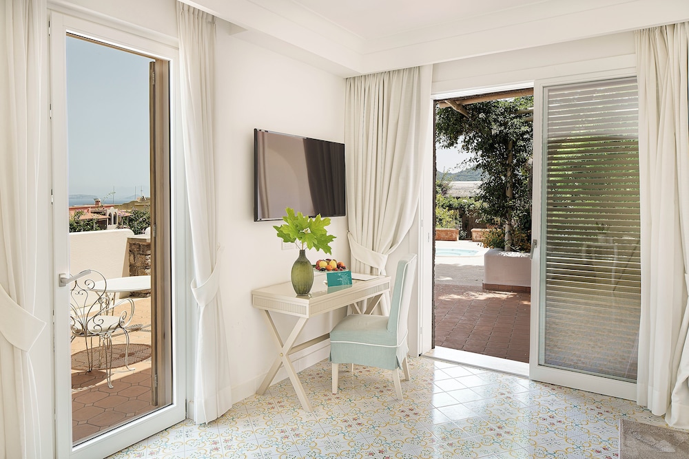 Romantic Suite, Terrace, Garden View (con Jacuzzi), photo 6