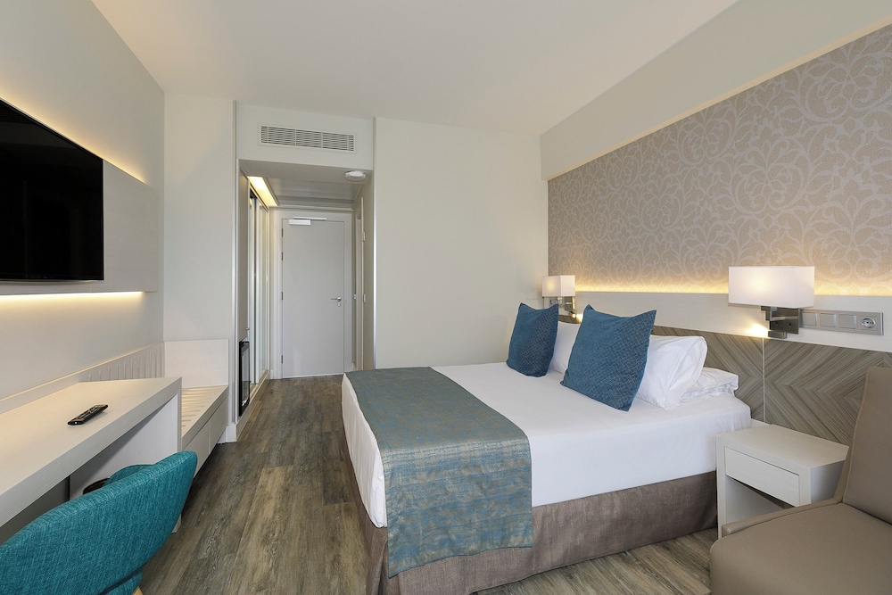 Superior Room Lateral Sea View (3AD)