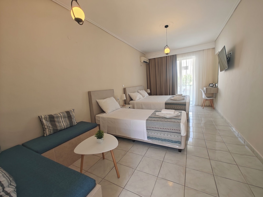 Comfort Triple Room, Balcony, Courtyard View