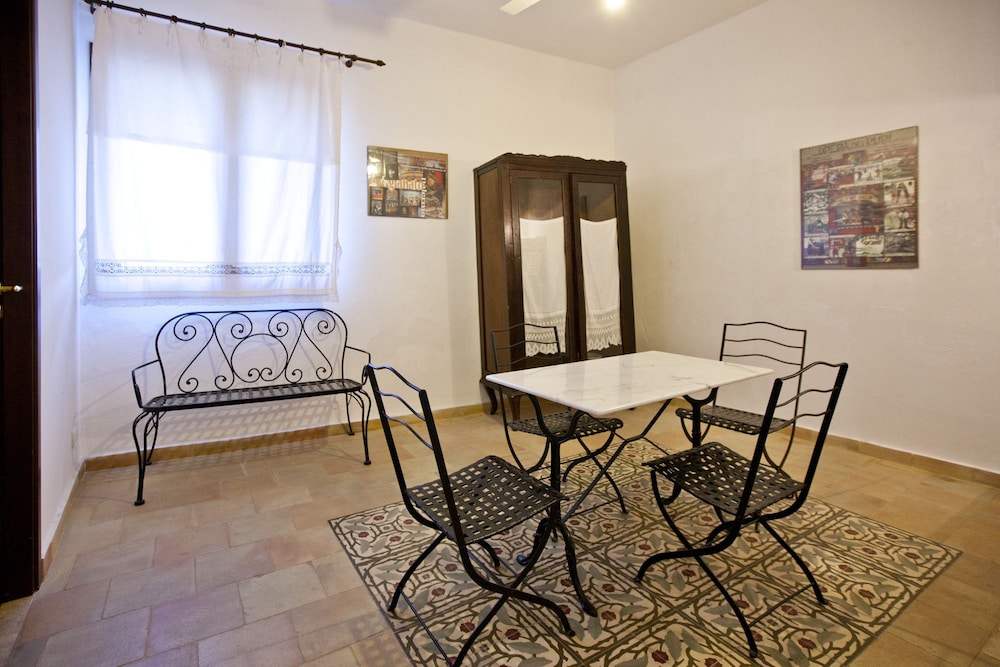 Apartment, 3 Bedrooms (For 6 People) photo 2