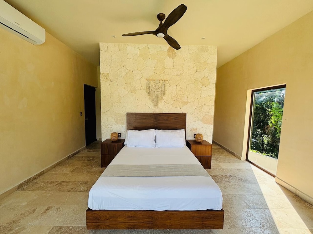 Deluxe Double Room, Pool View