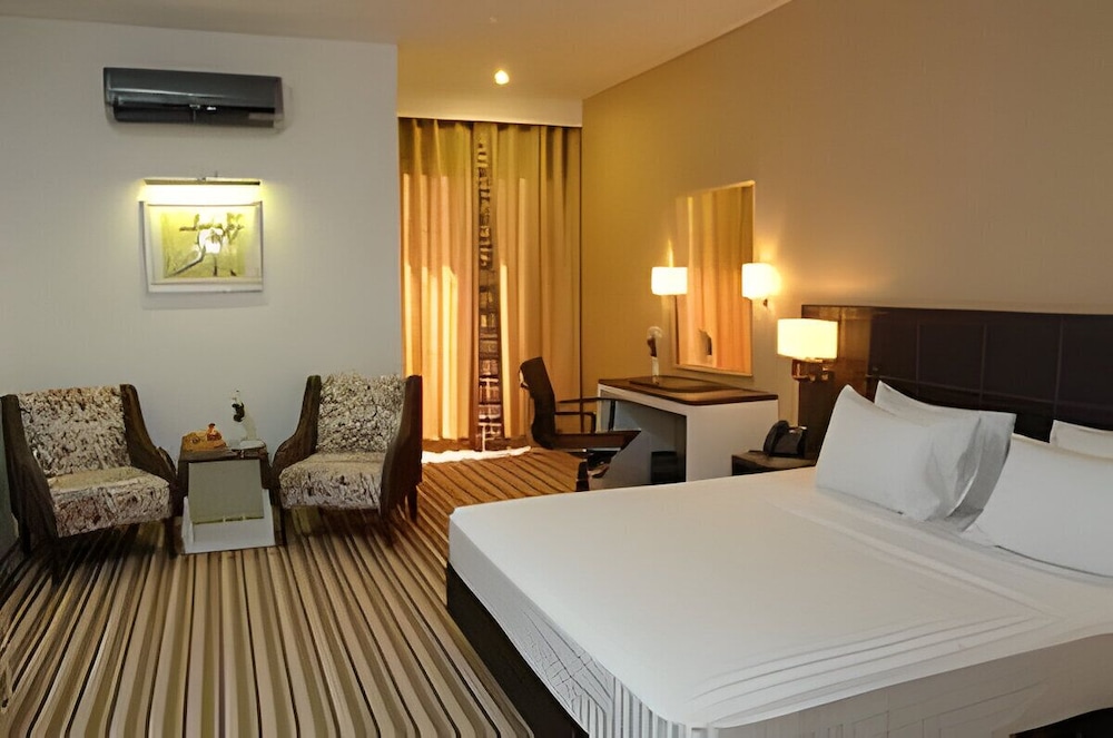 Executive Room photo 3