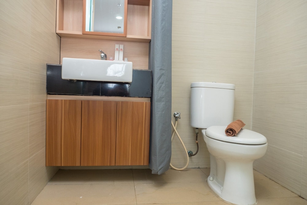 Room - Photo 17