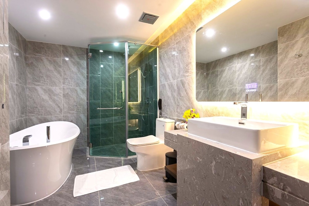 Two bedroom suite - Photo 12