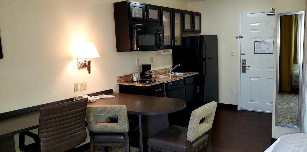 Studio Suite, 1 Queen Bed, Accessible (Mobility Accessible) - Photo 4