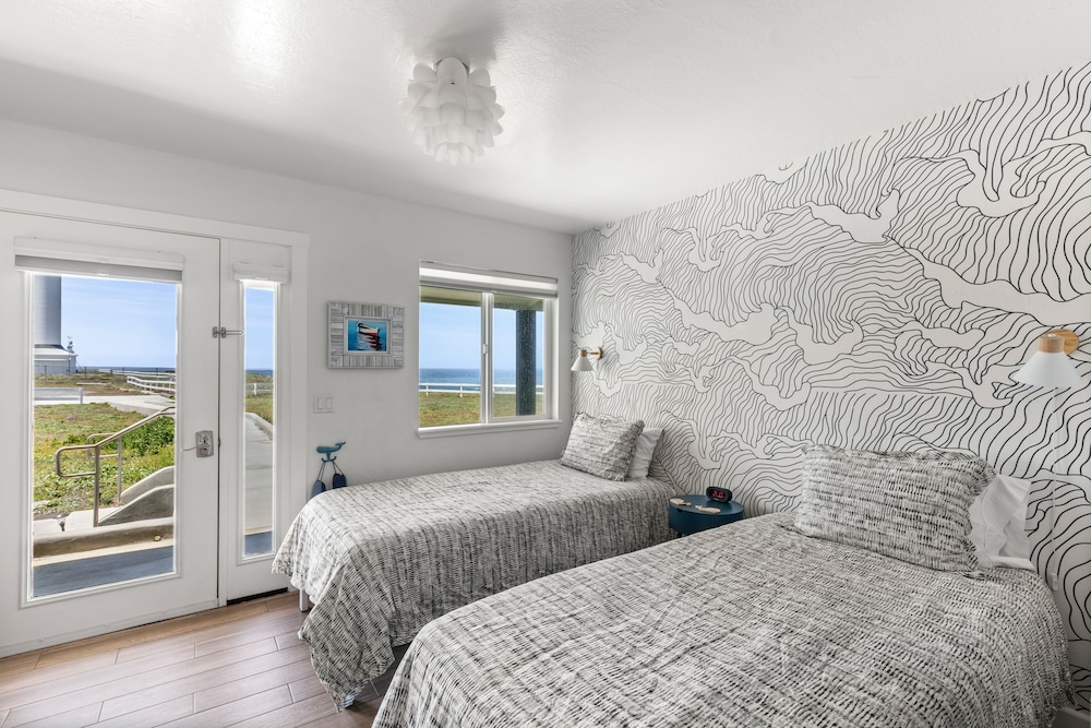 Romantic Room, Accessible, Partial Sea View (Pet Friendly) photo 3