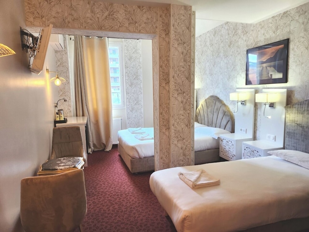 Deluxe Triple Room - Photo 3