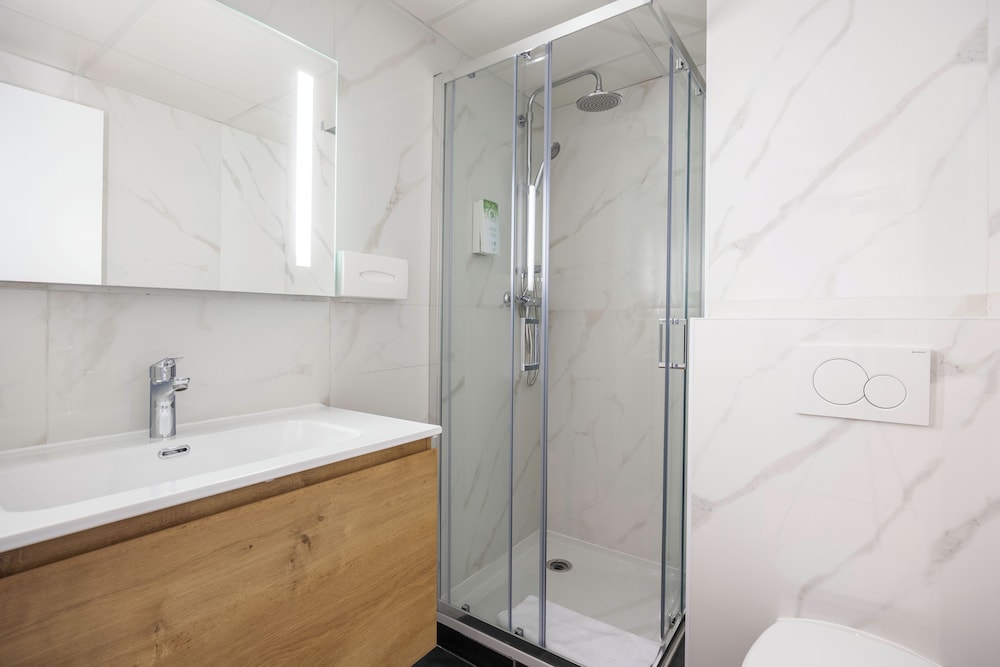 Standard Twin Room - Photo 7