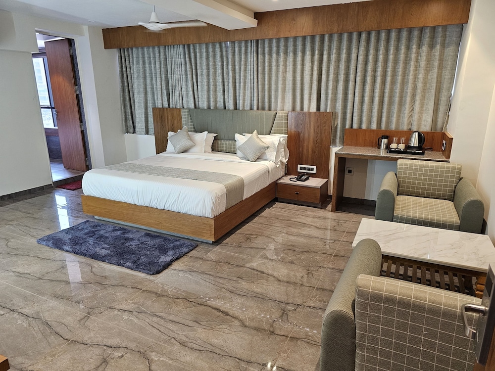 Luxury Suite photo 1