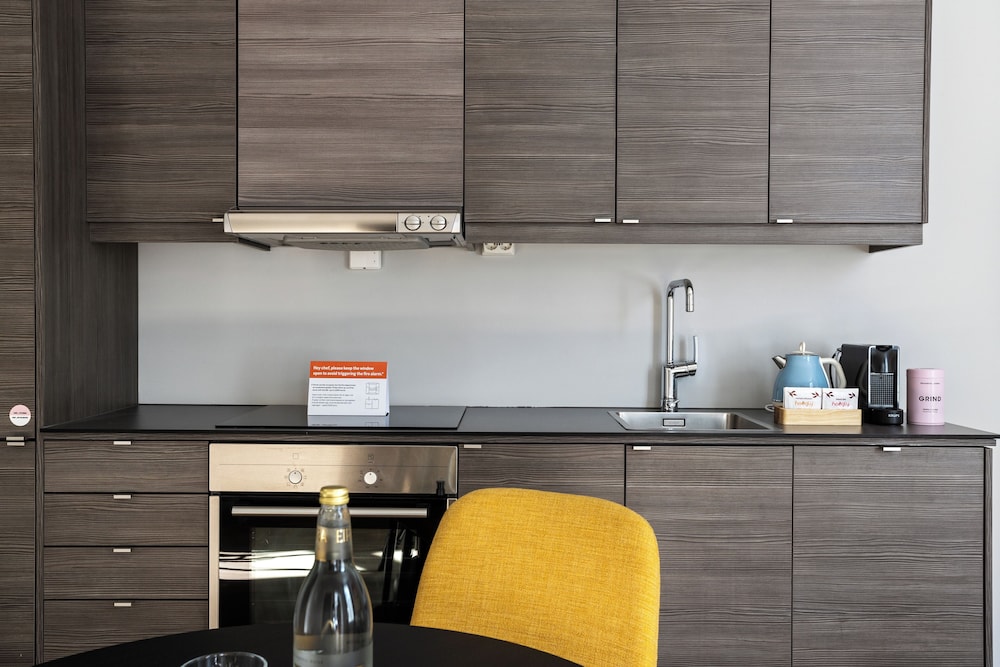 Large Studio with Kitchen, Accessible - Photo 5