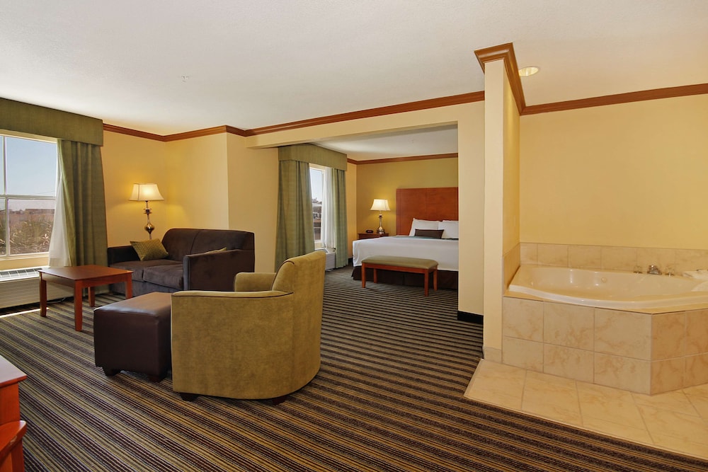 Suite, 1 King Bed, Jetted Tub, Ocean View - Photo 1