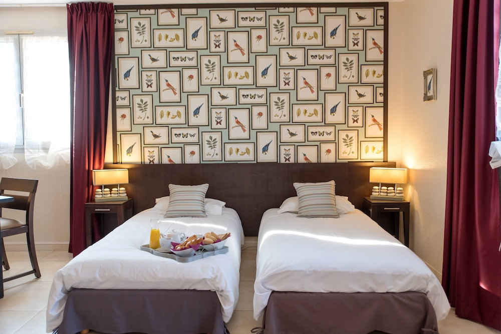 Standard Room, 2 Twin Beds photo 2