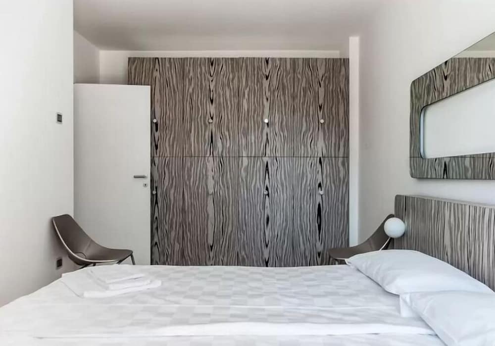 Romantic Apartment, 1 Bedroom, Balcony, Pool View photo 2