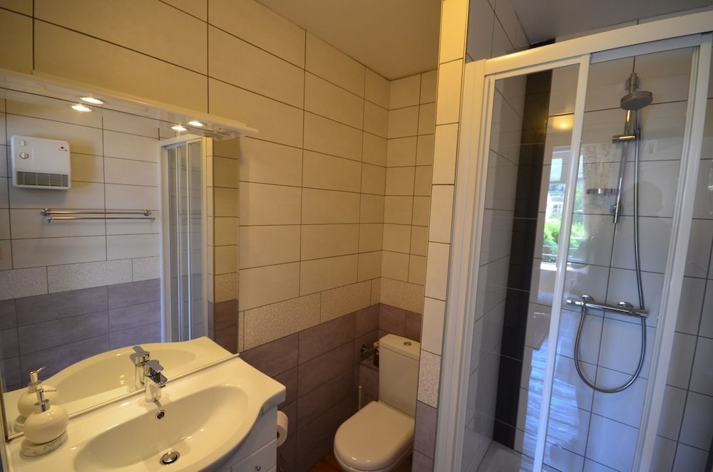 Superior Double Room, Private Bathroom, Garden View (Chambre Canigó) photo 2