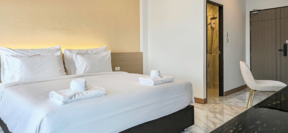 Deluxe Double Room - Photo 8