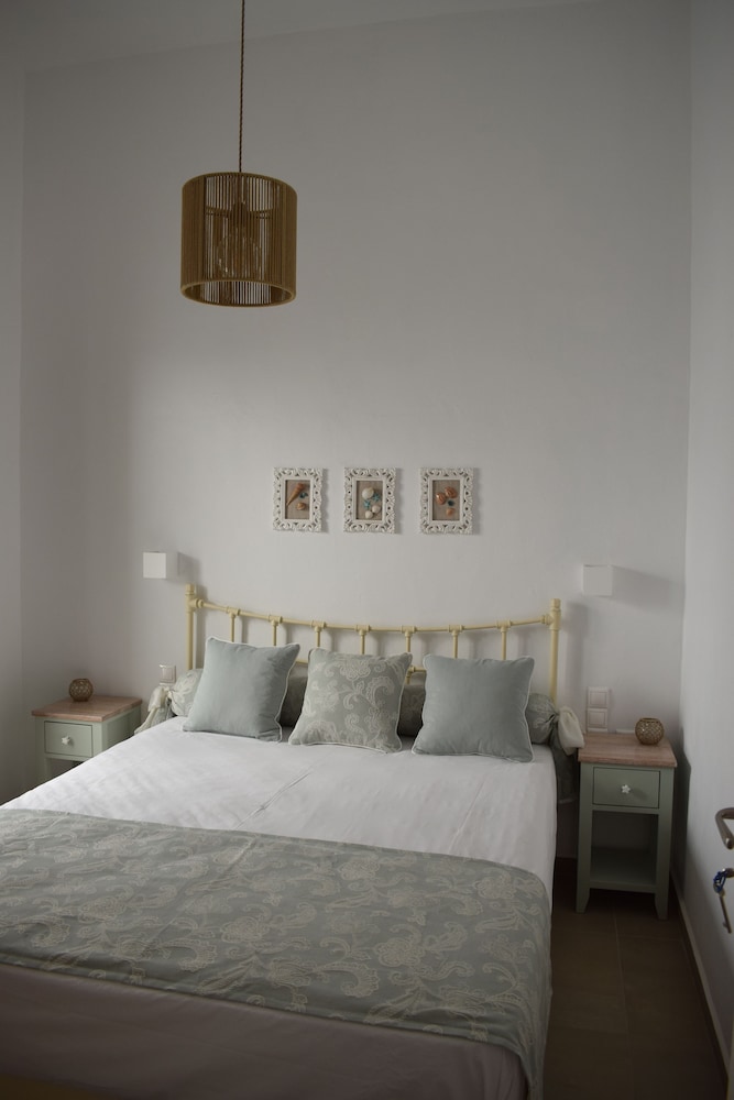 Deluxe Studio, 1 Double Bed With Sofa Bed, Smoking, Ocean View