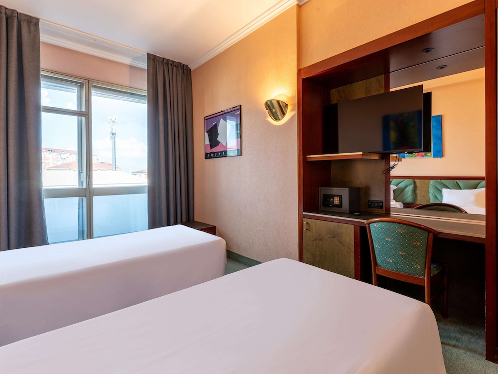 Standard Twin Room - Photo 6