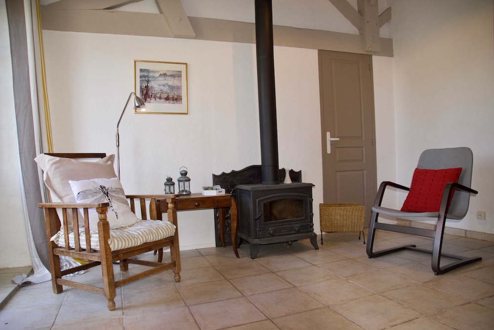 Classic Cottage, 2 Bedrooms, Accessible, Park View (Les Lavandes) photo 2