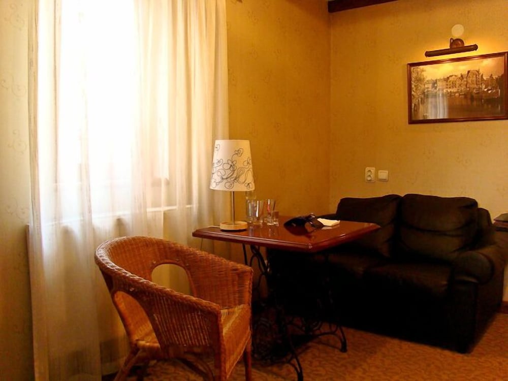 Suite, 1 Bedroom photo 2