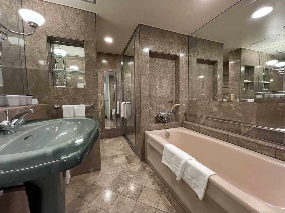 Standard Twin Room, Non Smoking - Photo 6