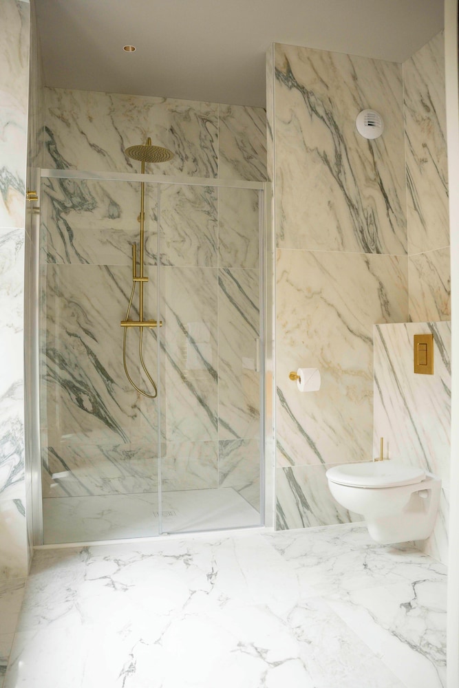 Panoramic Suite, Ensuite, City View photo 3