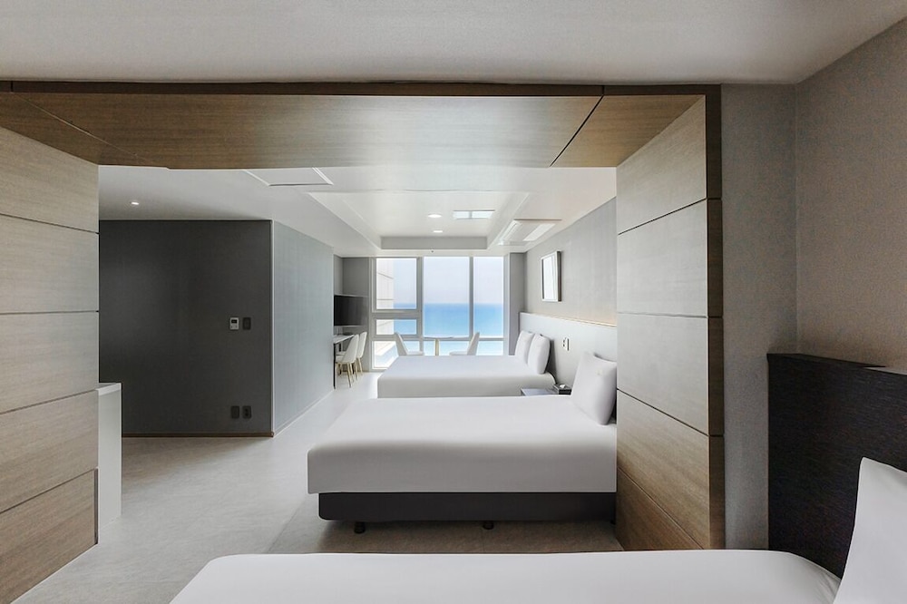 Quadruple Ocean View - Photo 5