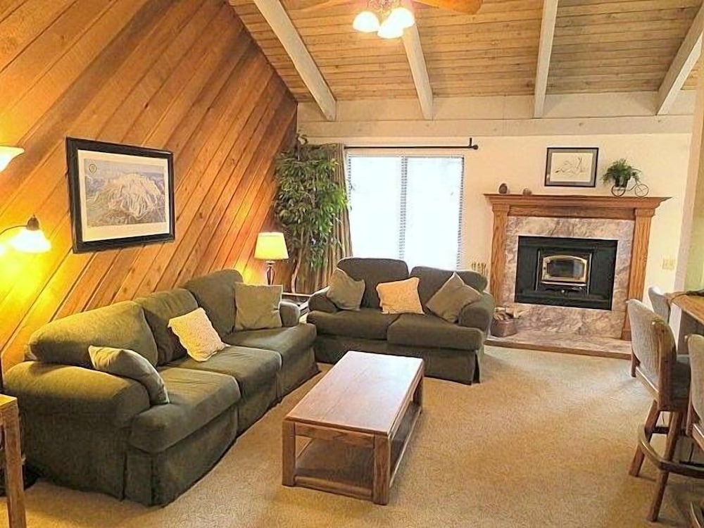 Condo, 2 Bedrooms