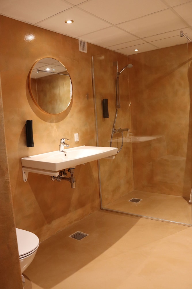 Standard Double Room - Photo 6