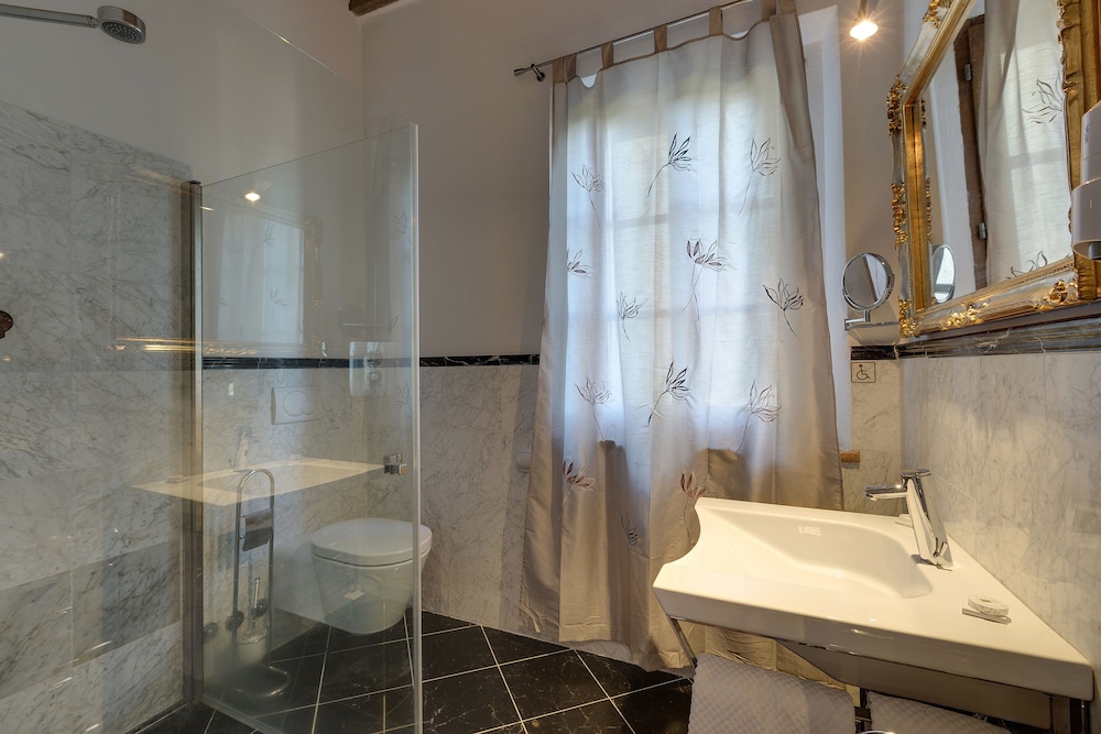 Comfort Twin Room, Accessible, Ground Floor photo 3