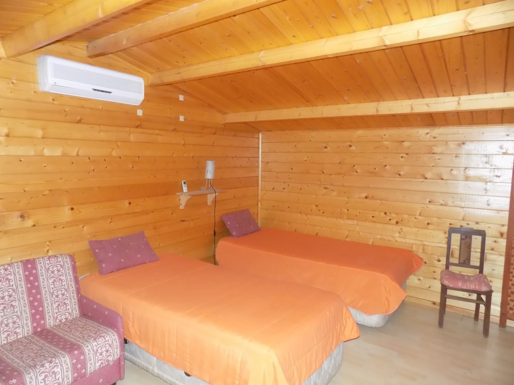 Bungalow (2 Adults) photo 1