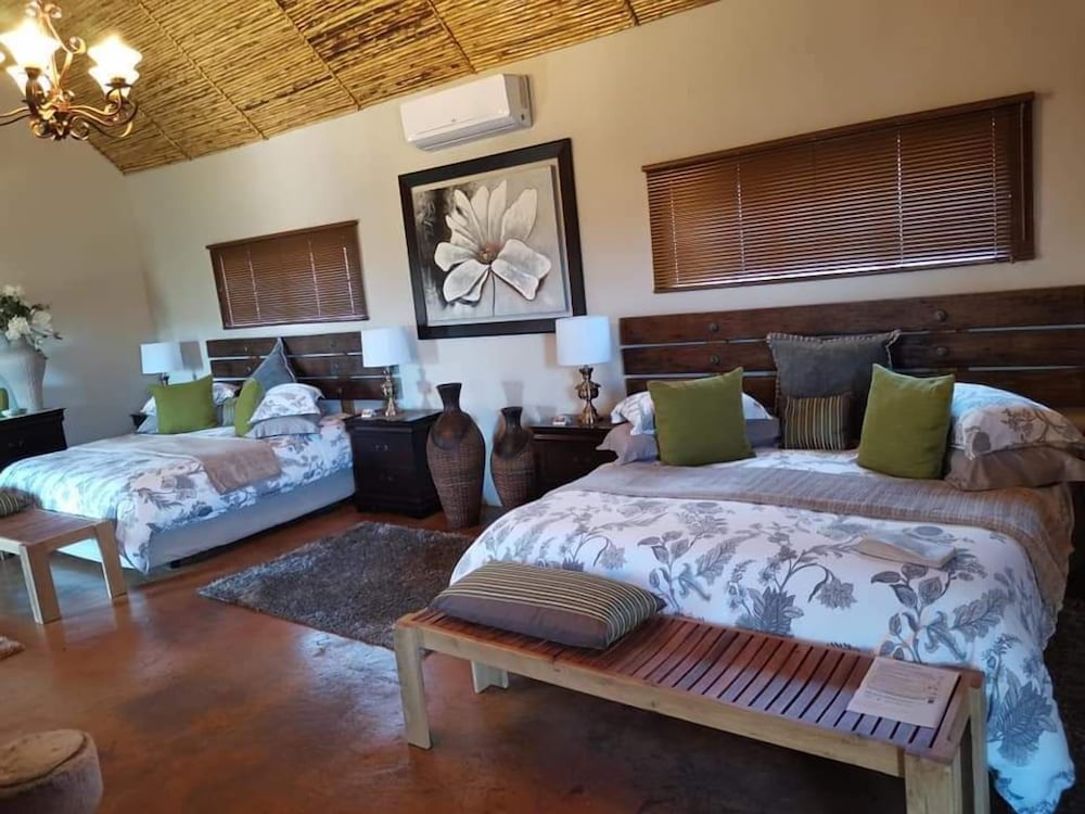 Executive Suite - Photo 1