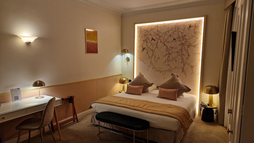 Superior Double Room, 1 King Bed, Bathtub photo 1