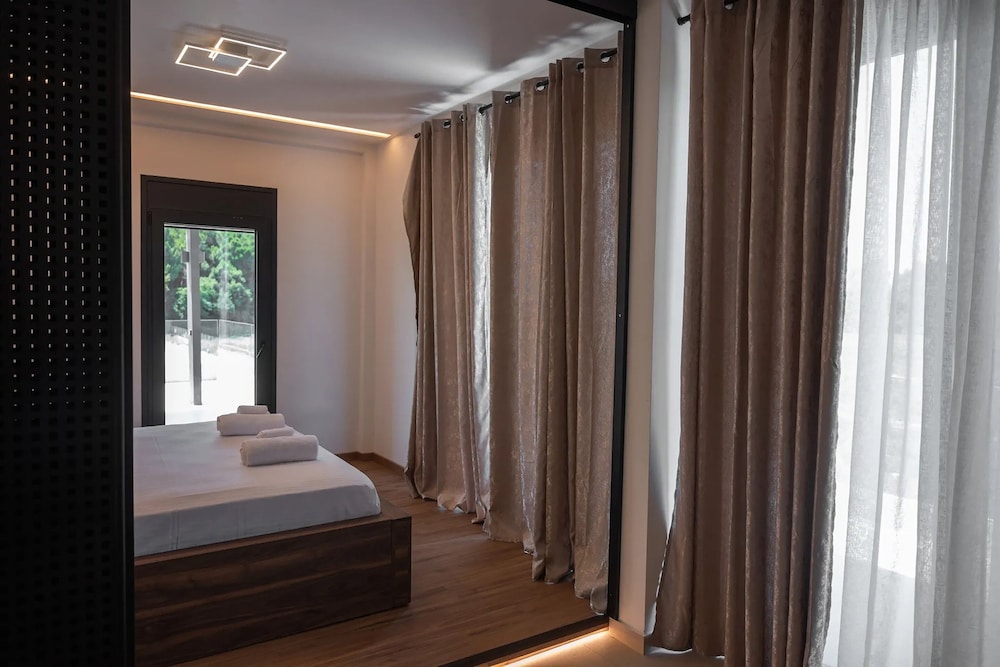 Deluxe Double Room- Private Terrace with Forrest and Sea View - Photo 9