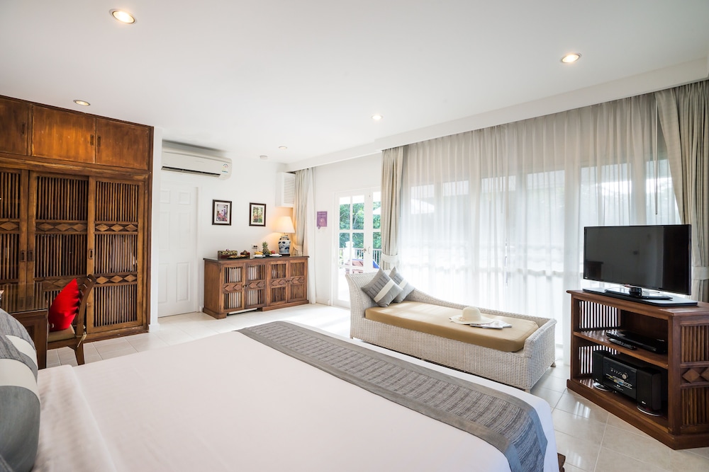 Garden Veranda, King Bed photo 3