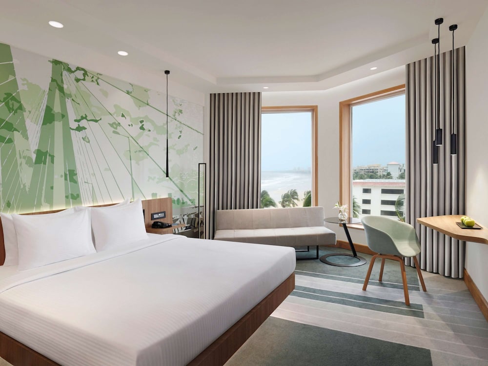 Royal Suite Room, 1 King Bed, Ocean View, Higher Floor, Club Lounge Access - Photo 1